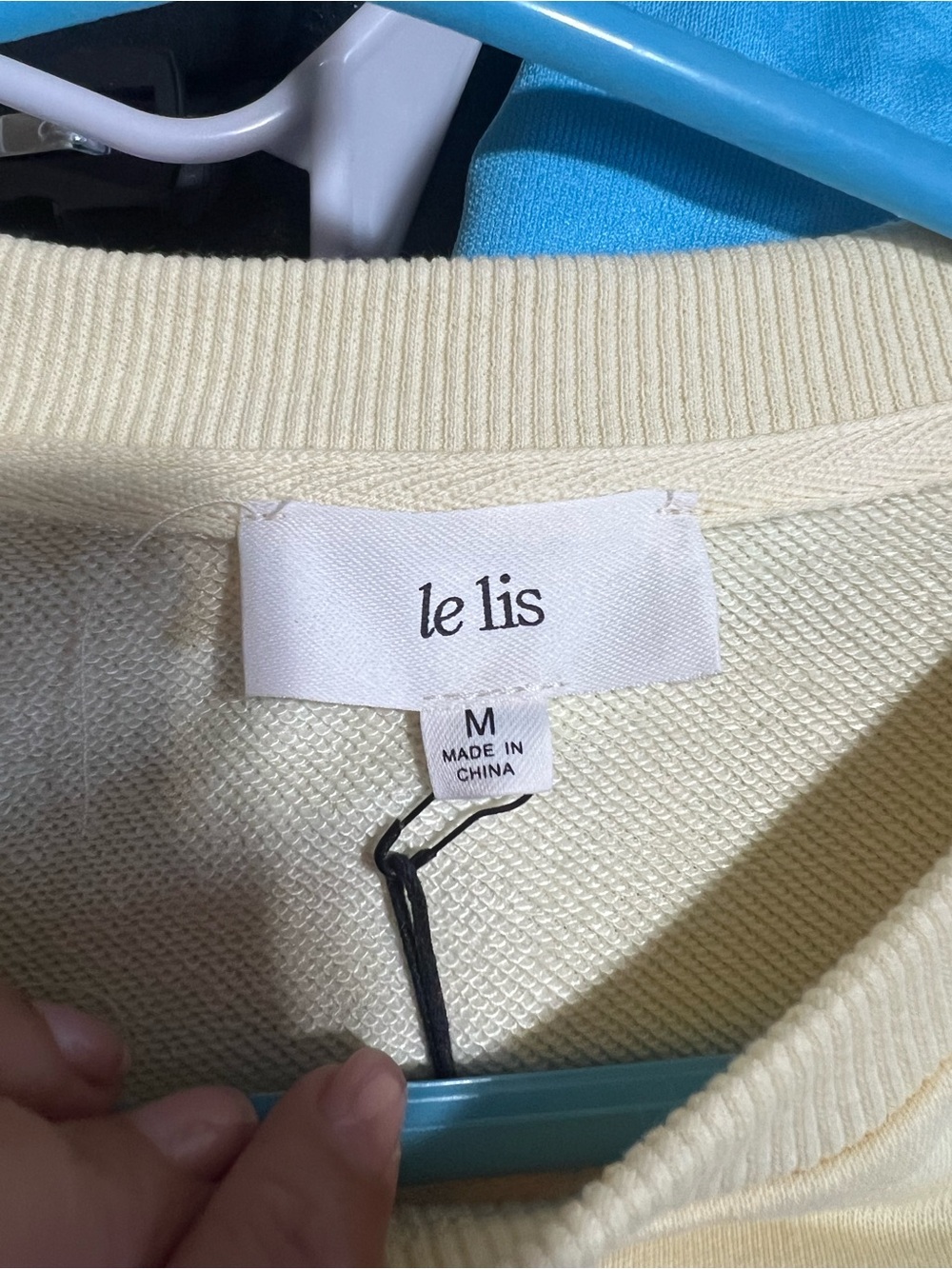 Le Lis Pale Yellow Crewneck Sweatshirt with Small Cat Graphic - Picture 9 of 10